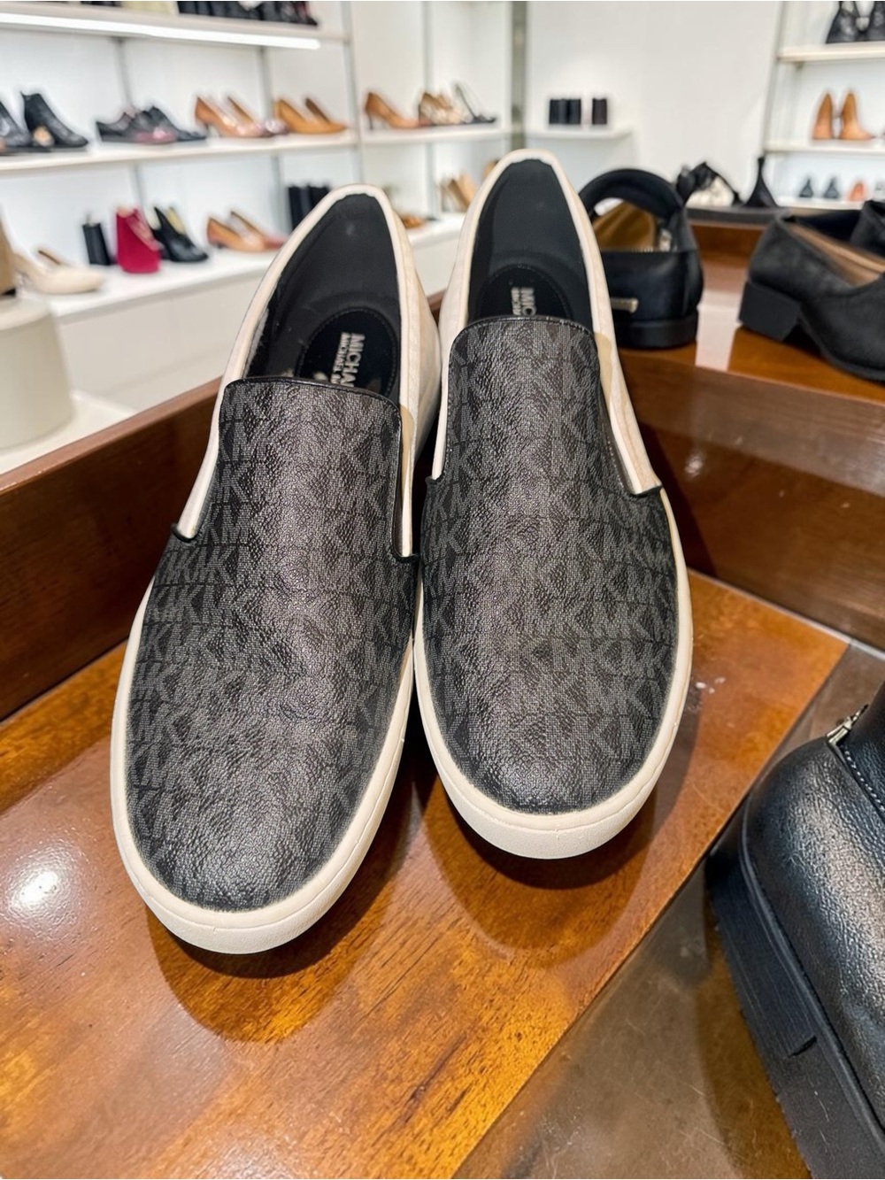 Michael Kors Slip-On shoes - Picture 3 of 5